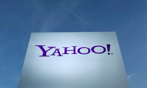 Yahoo to buy minority stake in Taboola in advertising deal