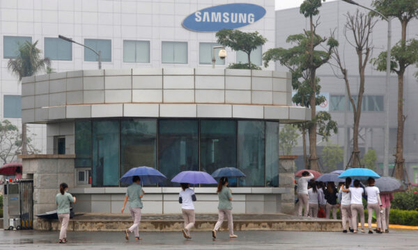 Vietnam smartphone exports fall ahead of Christmas as Samsung cuts output