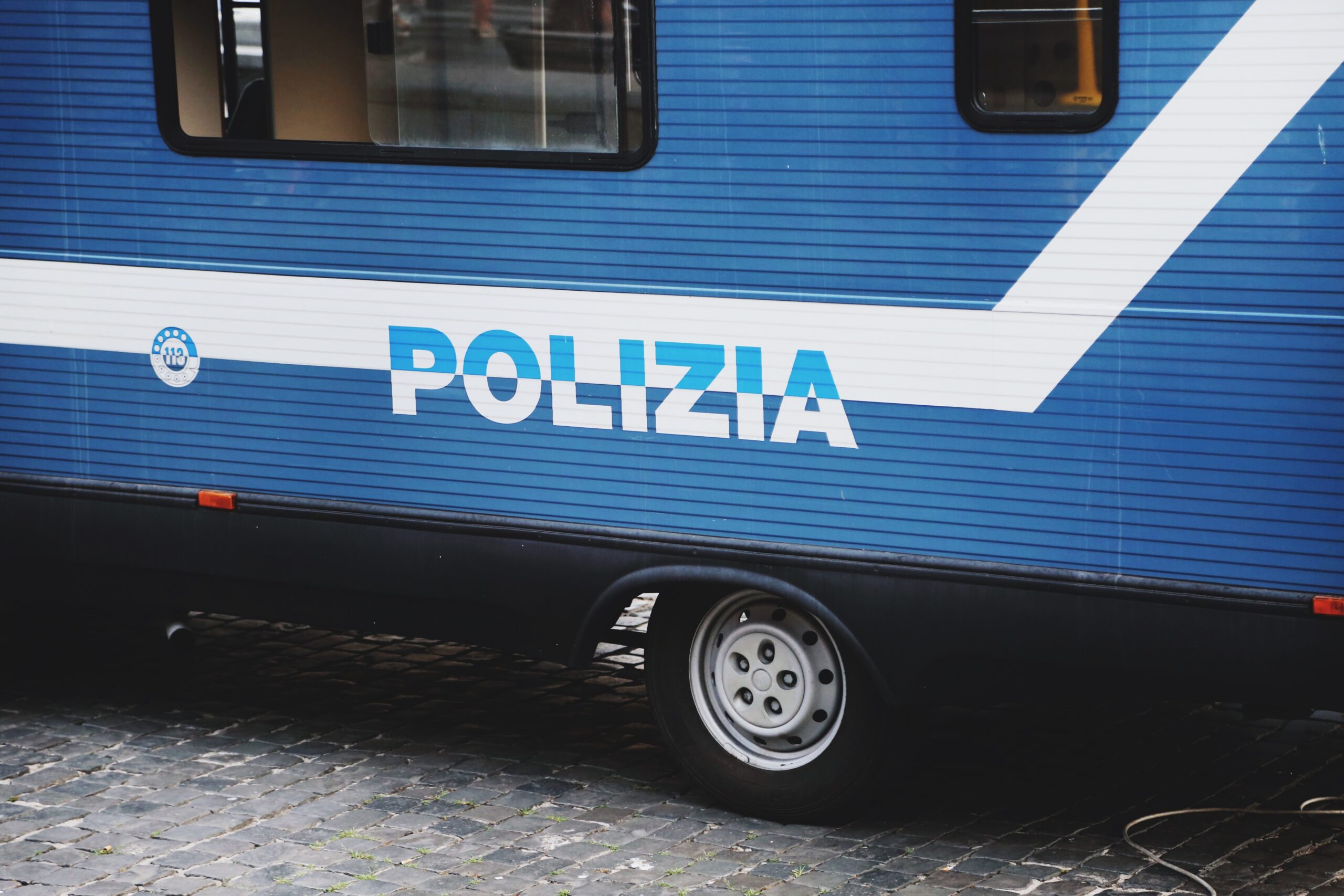 Italian police break up biggest TV piracy network