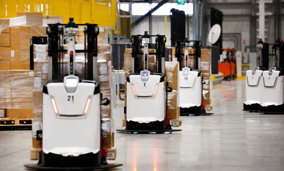 Retailers turn to robots in cost inflation fight