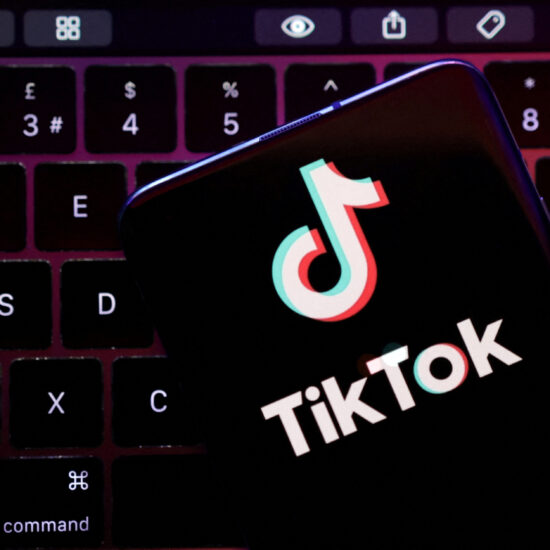 U.S. lawmakers unveil bipartisan bid to ban China's TikTok