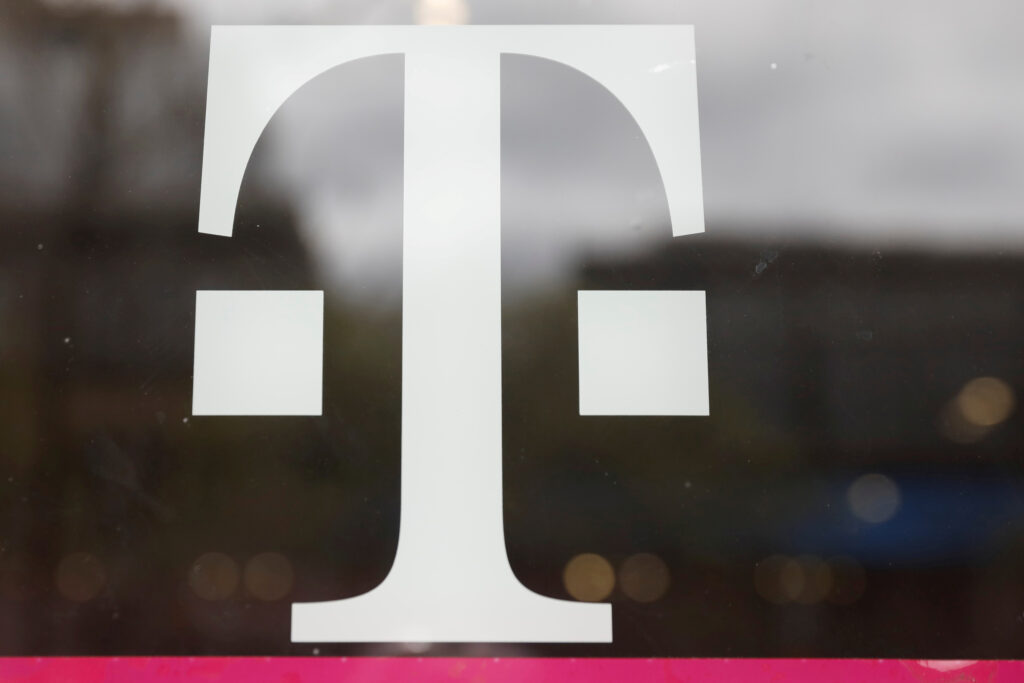 Polish regulator accuses T-Mobile of misleading advertising