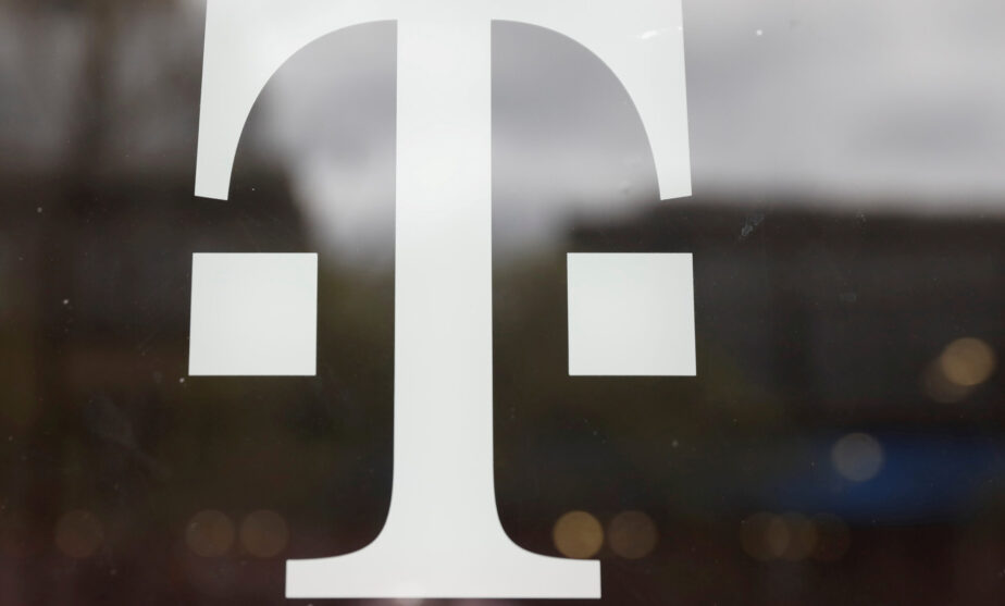 Polish regulator accuses T-Mobile of misleading advertising