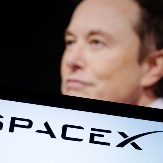 SpaceX to raise $750 million at $137 billion valuation