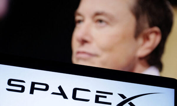 SpaceX to raise $750 million at $137 billion valuation