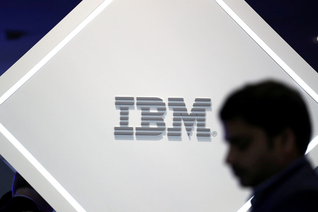 IBM cuts 3,900 jobs, misses annual cash target