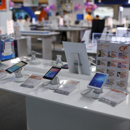 China's 2022 smartphone shipments the lowest in 10 years