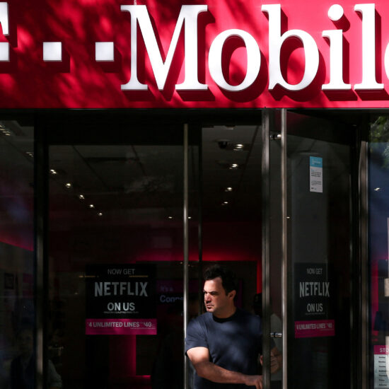 T-Mobile down for thousands of users in U.S.