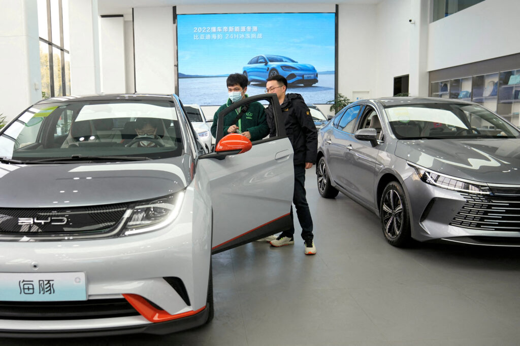 Chinese EV comptition hots up as BYD offers discounts