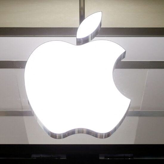 Apple shareholders reject proposals from conservative groups