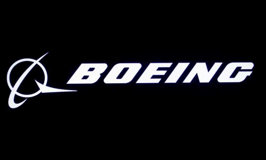 Boeing launches data tool to chart path to net-zero emissions target