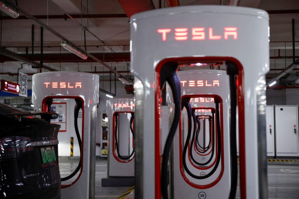 White House welcomes Tesla to take advantage of federal dollars for chargers