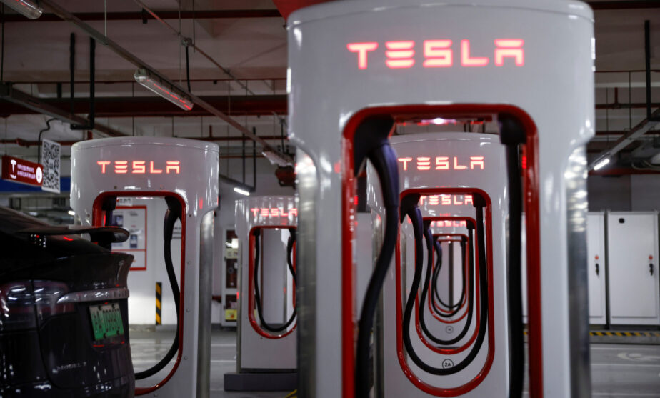 White House welcomes Tesla to take advantage of federal dollars for chargers