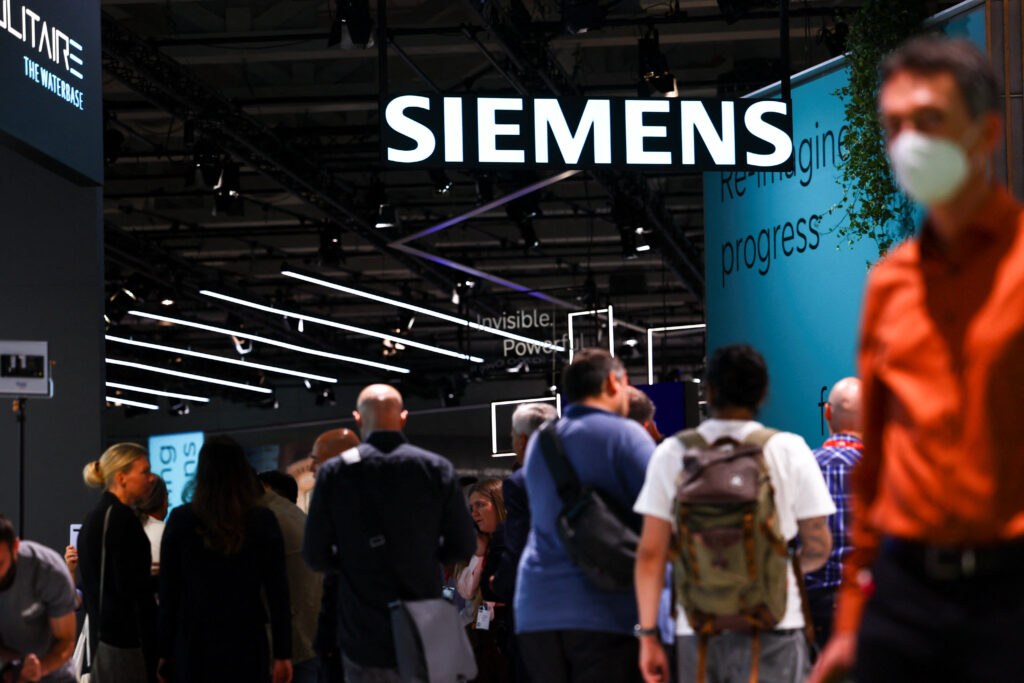 Siemens plans new plant in Singapore in Asia expansion