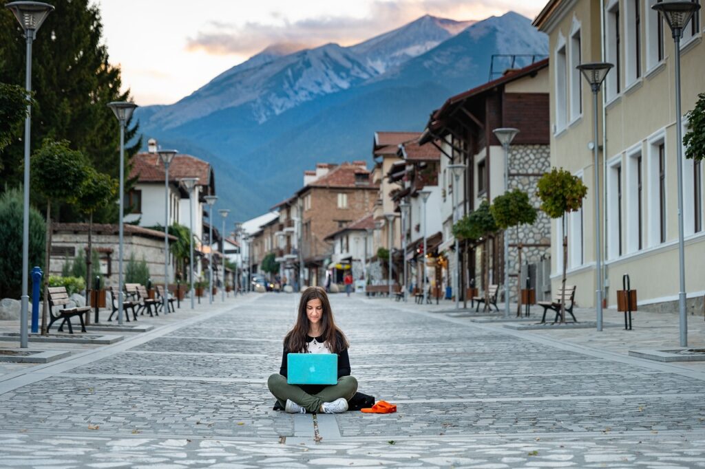 Digital nomads - credit Pixabay (@coworkingbansko)