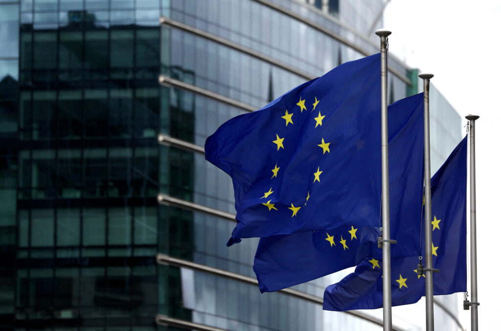 EU to study mobile ecosystems to counter any Apple, Google antitrust pushback