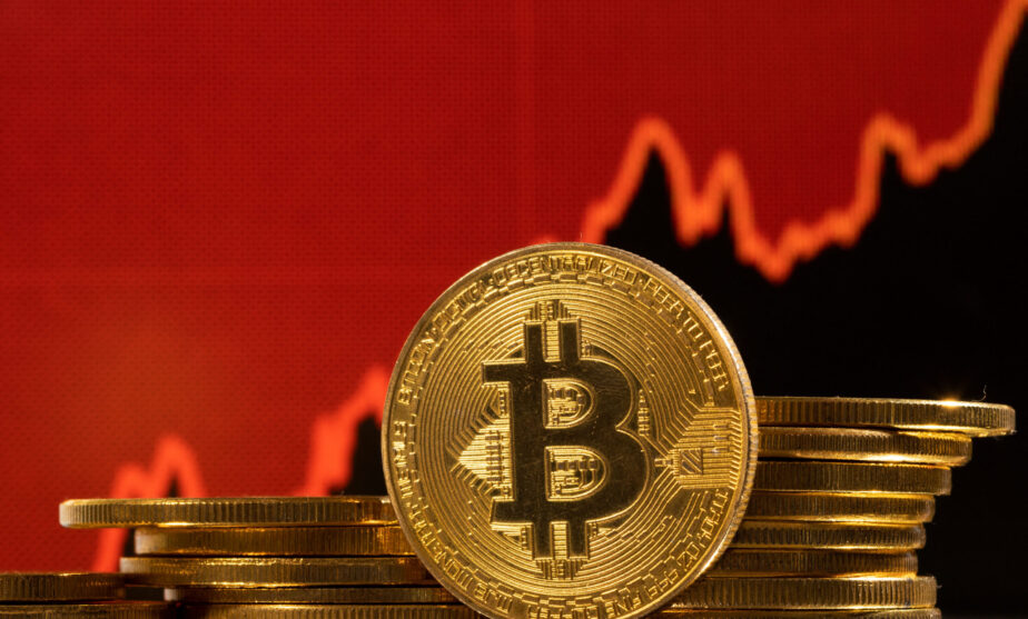 Bitcoin gives up gains after BlackRock denies ETF approval report