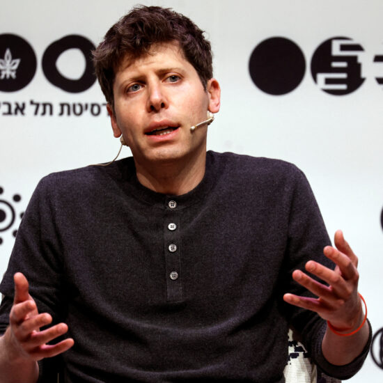 Ousted OpenAI CEO Altman discusses possible return, mulls new AI venture