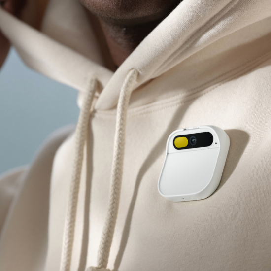 AI Pin, the wearable that wants to replace the smartphone