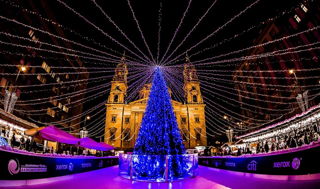 Budapest's Charming Christmas Markets and helpful apps for navigating in the city