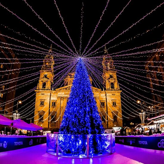 Budapest's Charming Christmas Markets and helpful apps for navigating in the city