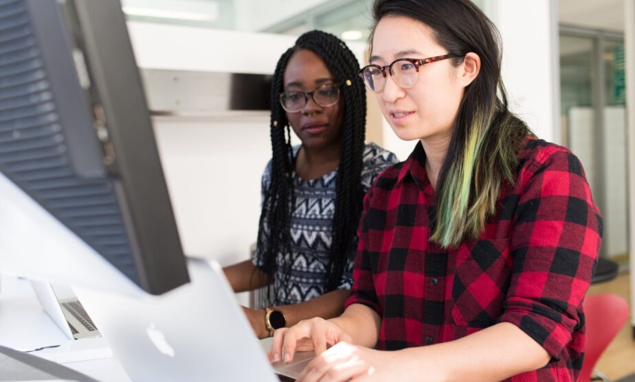 Empowering women through code: SheCodes' way of bridging the gender gap in tech