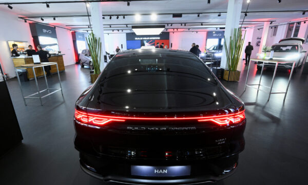 German dealership Sternauto opens BYD store in Berlin