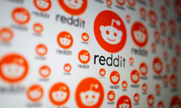 Reddit receives FTC inquiry on AI-related deals ahead of IPO