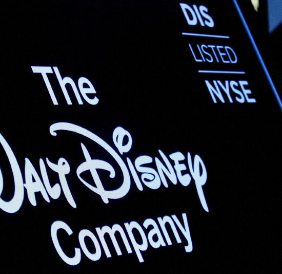 Disney and Comcast seek advisor to resolve Hulu valuation