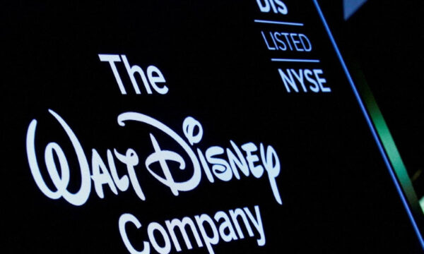 Disney and Comcast seek advisor to resolve Hulu valuation