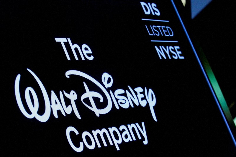 Disney and Comcast seek advisor to resolve Hulu valuation
