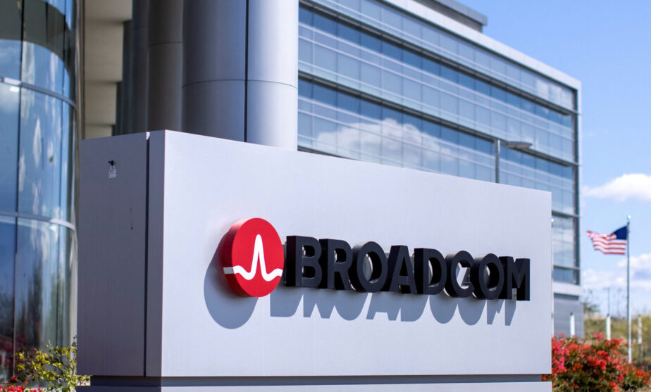 Broadcom boosts revenue forecast from AI chips, unveils stock split