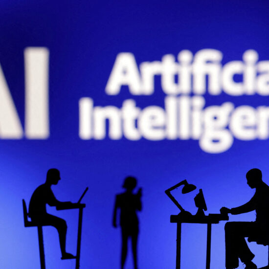 Global audiences suspicious of AI-powered newsrooms, report finds