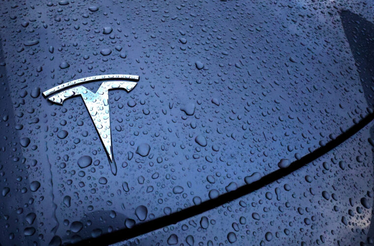 Tesla, opponents of Musk's pay clash over resolving compensation lawsuit