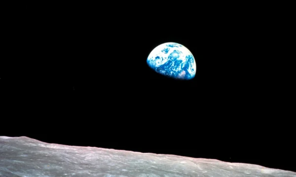 Apollo 8 astronaut William Anders, who took 'Earthrise' photo, dead in plane crash