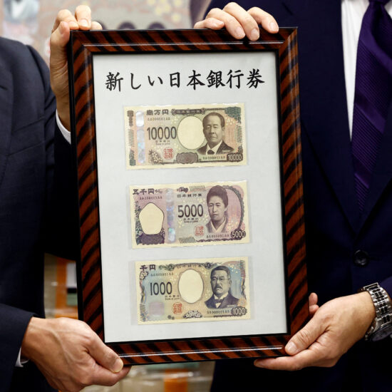 High-tech cash: Japan launches banknotes with hologram portraits