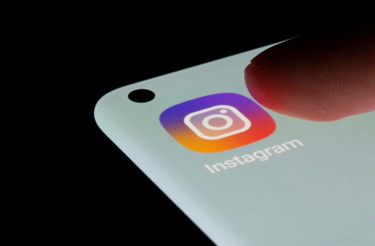 Turkey blocks access to Instagram for failure to comply with laws