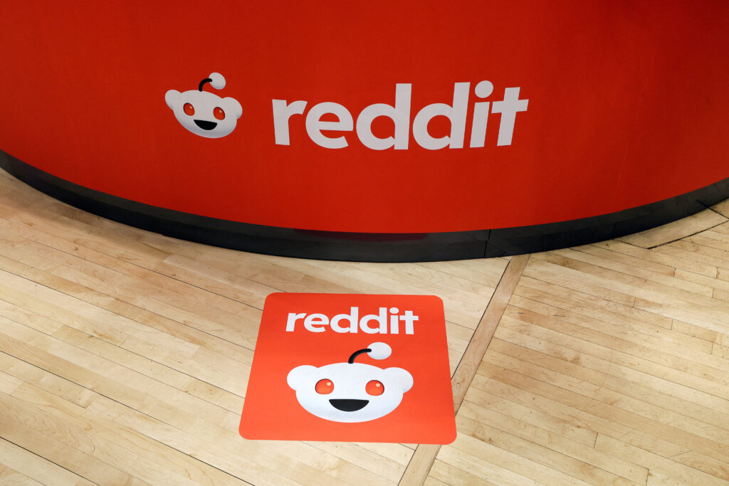 Reddit forecasts quarterly revenue above estimates on strong ad spend