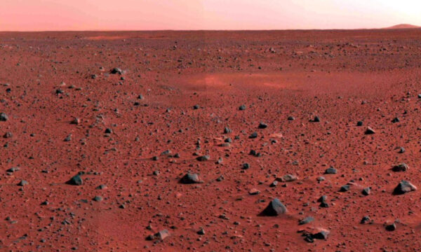 Scientists propose warming up Mars by using heat-trapping 'glitter'