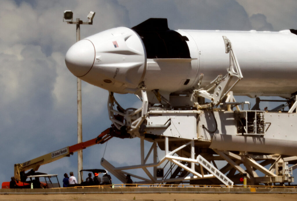 SpaceX Falcon 9 may resume flights while FAA probe underway