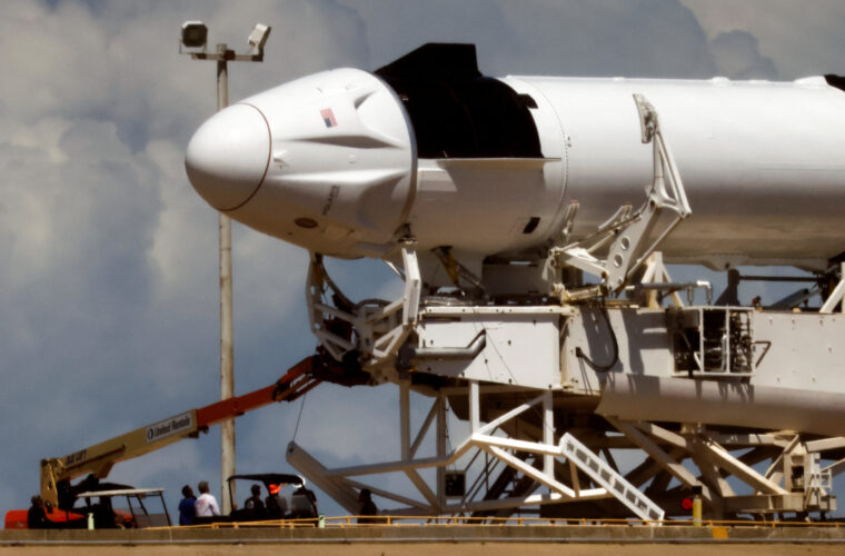 SpaceX Falcon 9 may resume flights while FAA probe underway