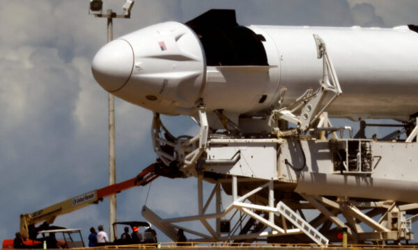 SpaceX Falcon 9 may resume flights while FAA probe underway