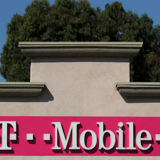 T-Mobile forecasts adjusted free cash flow up to $19 billion in 2027