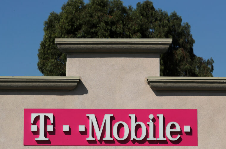 T-Mobile forecasts adjusted free cash flow up to $19 billion in 2027