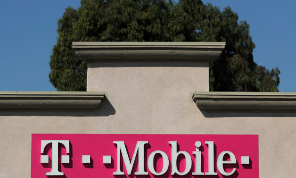 T-Mobile forecasts adjusted free cash flow up to $19 billion in 2027