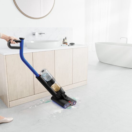 Dyson Wash G1, pros and cons of a unique wet floor cleaner