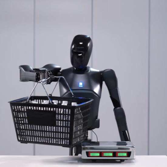 Pudu D7, the semi-humanoid robot that serves as a waiter and warehouse worker