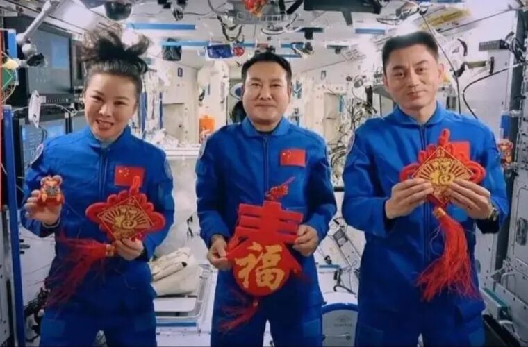 How astronauts celebrate Christmas and New Year’s Eve